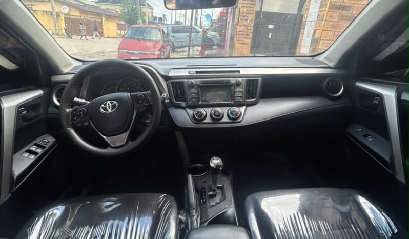 
								2015 Toyota RAV4 full									