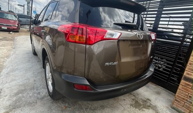 
								2015 Toyota RAV4 full									