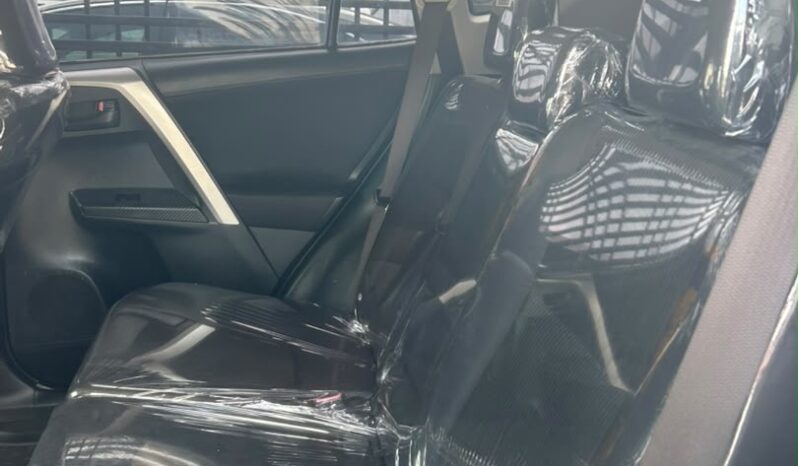 
								2015 Toyota RAV4 full									