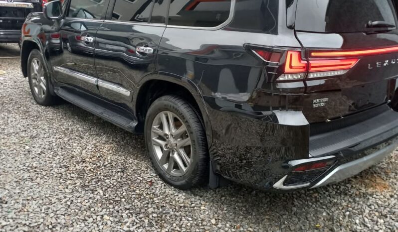 
								2024 Lexus LX600 full									