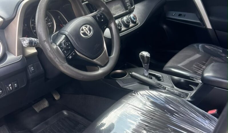 
								2015 Toyota RAV4 full									
