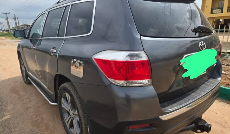 
								2011 Toyota Highlander full									
