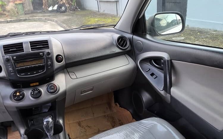 
								2010 Toyota RAV4 full									