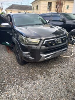 
										2022 Toyota Hilux full									