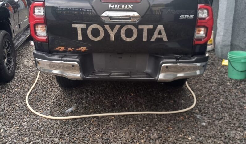 
								2022 Toyota Hilux full									