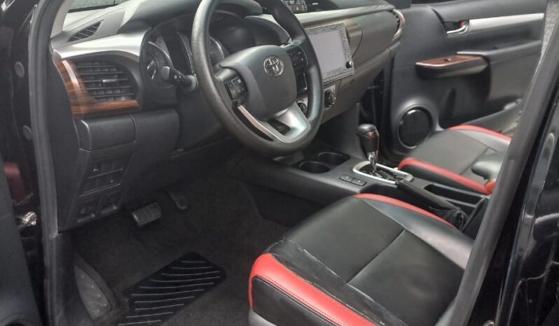 
								2022 Toyota Hilux full									