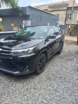 
										2019 Toyota Highlander full									