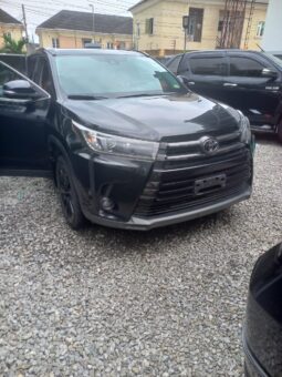 
										2019 Toyota Highlander full									