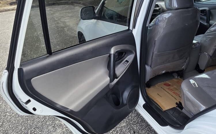 
								2010 Toyota RAV4 full									