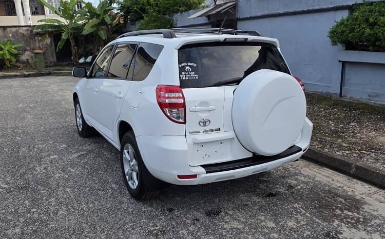 
								2010 Toyota RAV4 full									