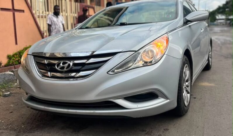 
								2011 Hyundai Sonata full									