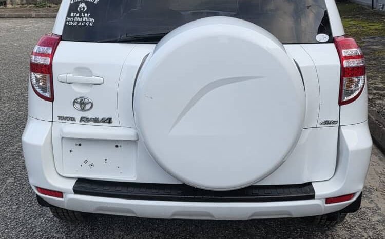
								2010 Toyota RAV4 full									
