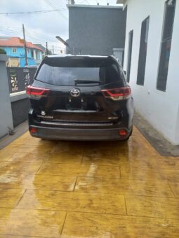 
										2019 Toyota Highlander full									