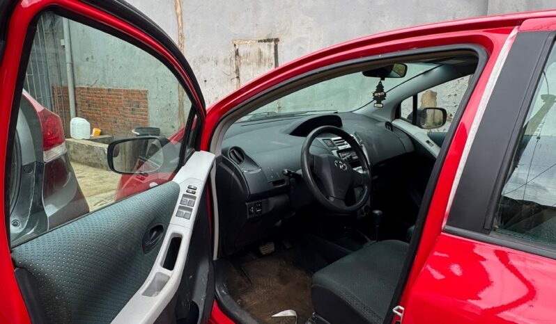 
								2007 Toyota Yaris full									