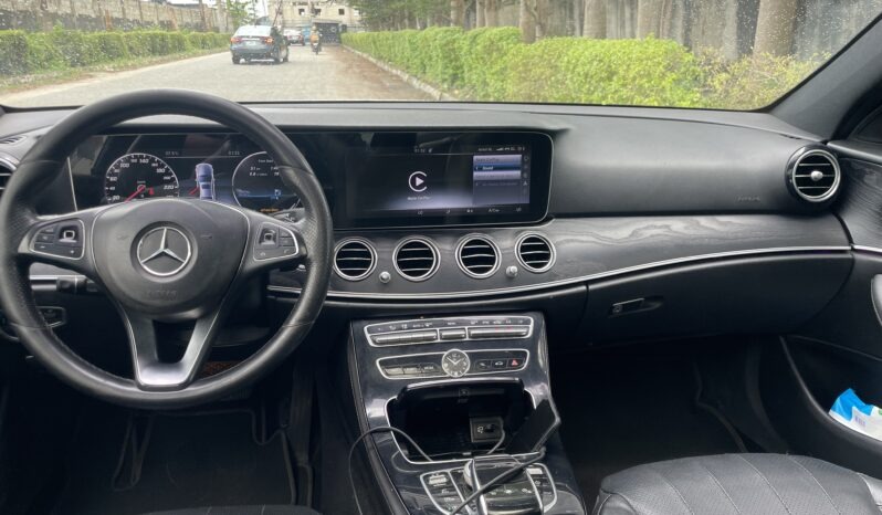 
								2017 Mercedes-Benz E 300 full									