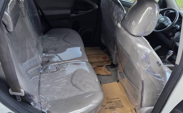 
								2010 Toyota RAV4 full									