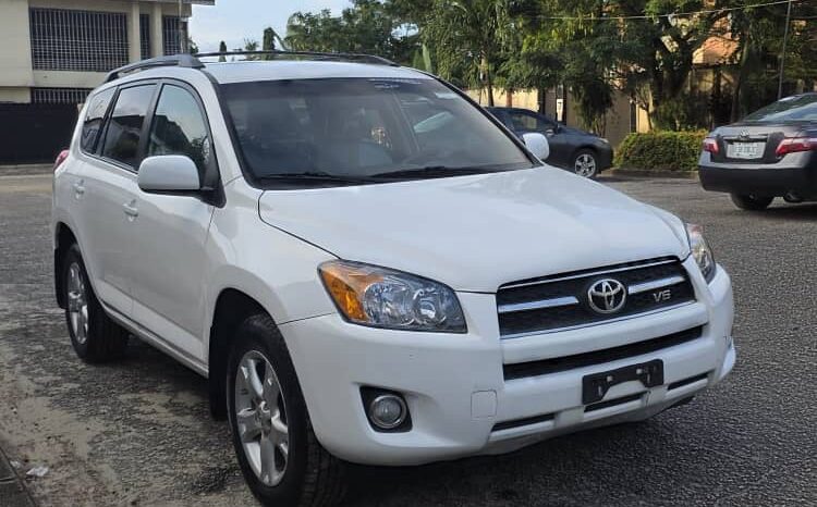 
								2010 Toyota RAV4 full									