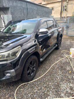 
										2022 Toyota Hilux full									