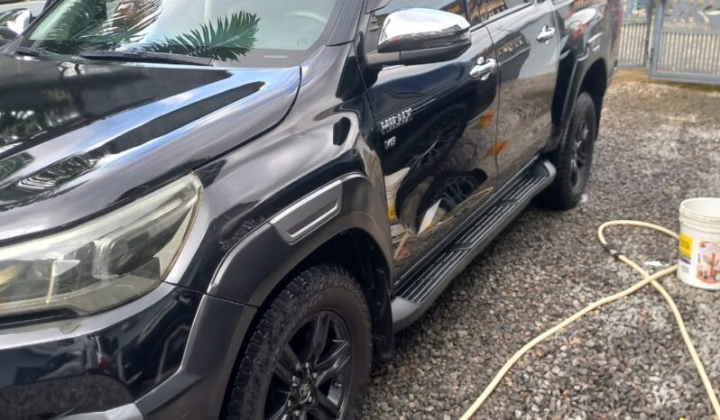 
								2022 Toyota Hilux full									