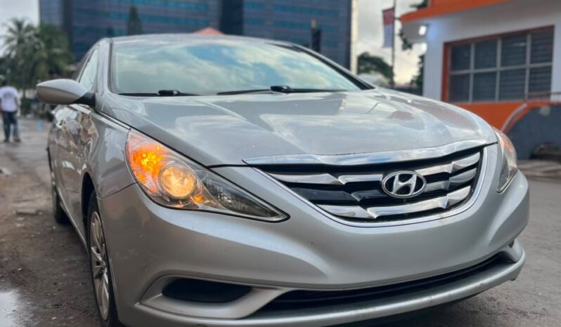 
								2011 Hyundai Sonata full									