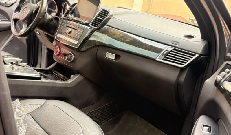 
								2017 Mercedes-Benz GLE 43 full									