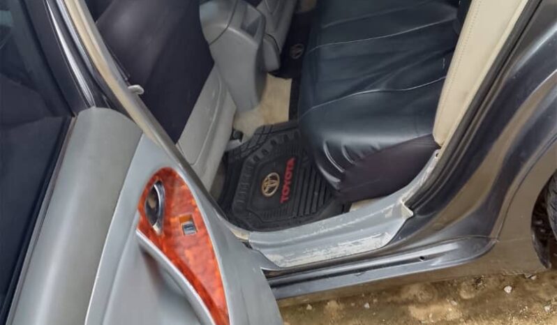 
								2010 Toyota Camry full									