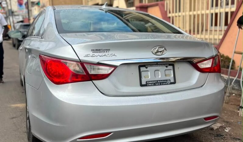 
								2011 Hyundai Sonata full									