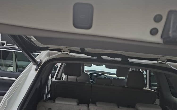 
								2017 Toyota Highlander full									