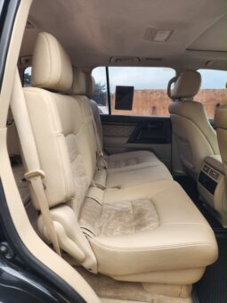 
										2019 Toyota Land Cruiser full									