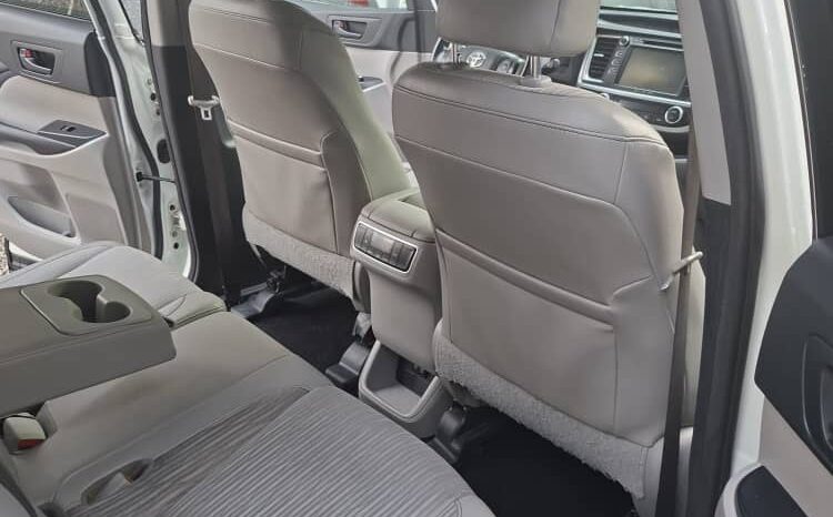 
								2017 Toyota Highlander full									