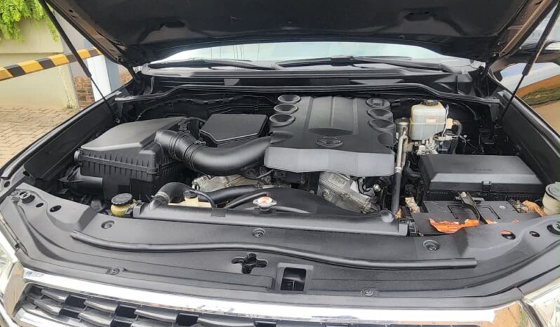 
								2019 Toyota Land Cruiser full									