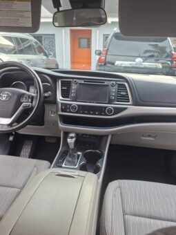 
										2017 Toyota Highlander full									