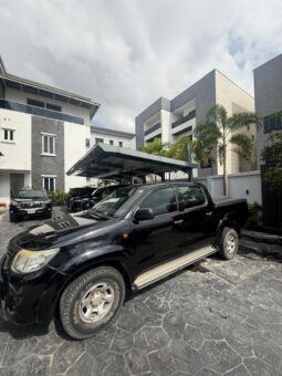 
										2014 Toyota Hilux full									