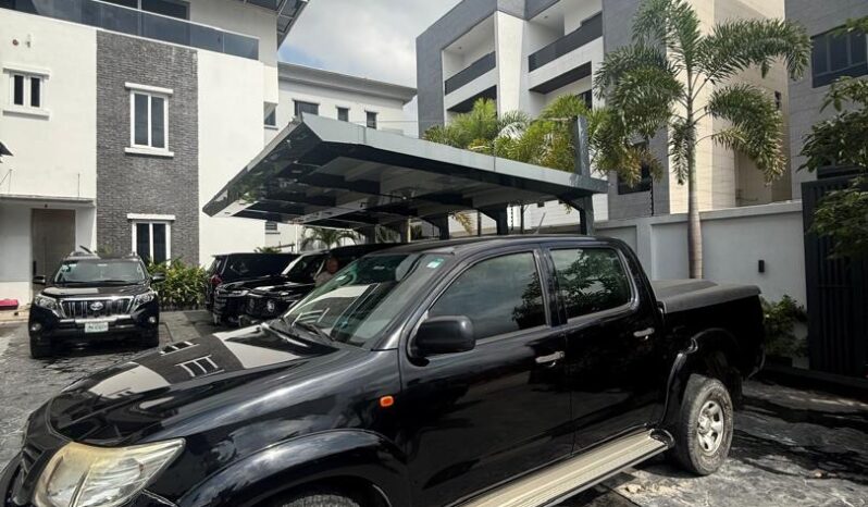 
								2014 Toyota Hilux full									