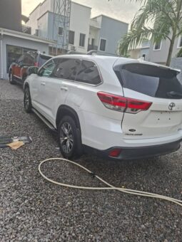 
										2017 Toyota Highlander full									