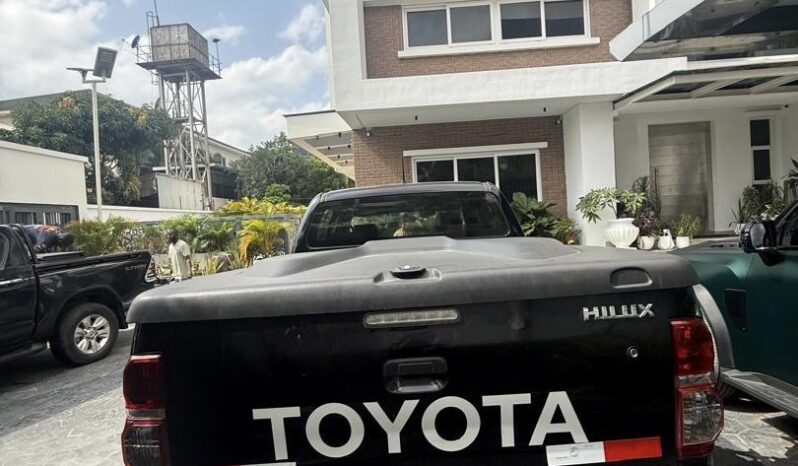 
								2014 Toyota Hilux full									