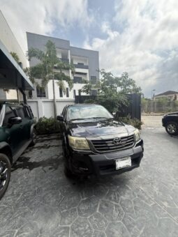 
										2014 Toyota Hilux full									