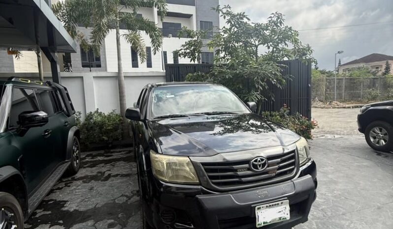 
								2014 Toyota Hilux full									