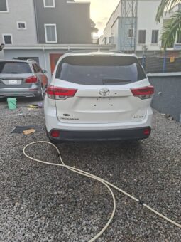 
										2017 Toyota Highlander full									
