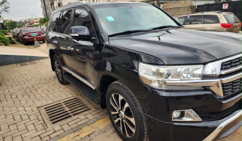 
								2019 Toyota Land Cruiser full									