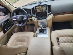 
										2019 Toyota Land Cruiser full									