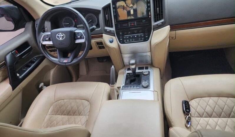 
								2019 Toyota Land Cruiser full									
