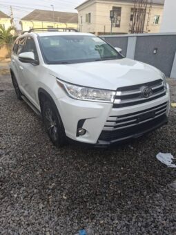 
										2017 Toyota Highlander full									