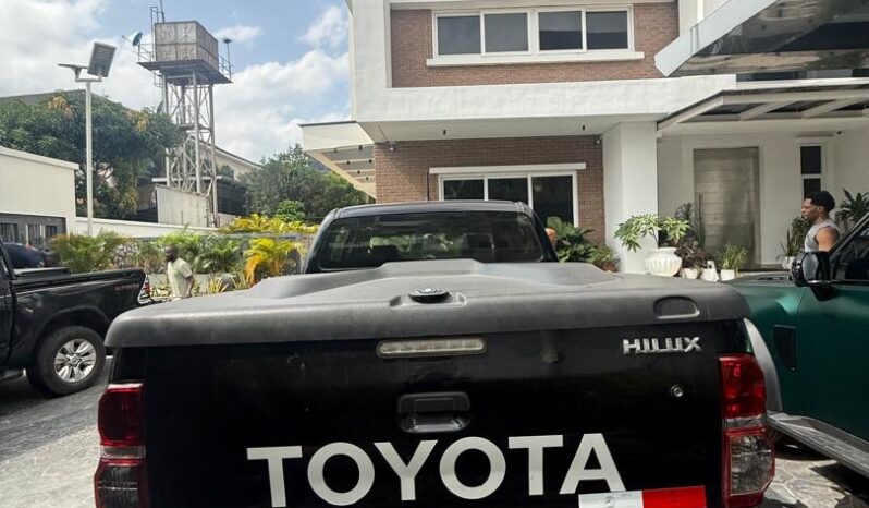 
								2014 Toyota Hilux full									